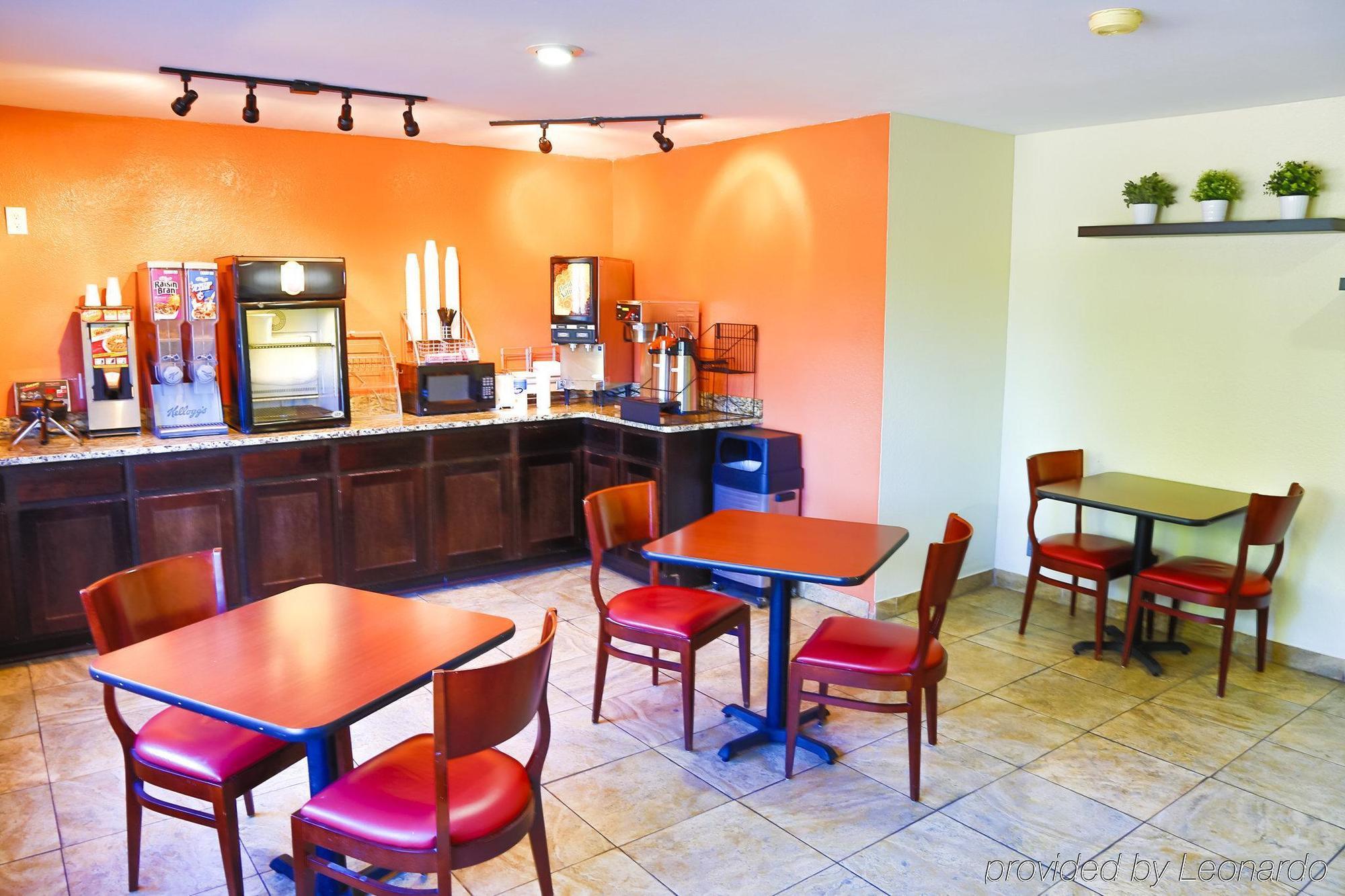 Super 8 By Wyndham Charlotte University Εξωτερικό φωτογραφία