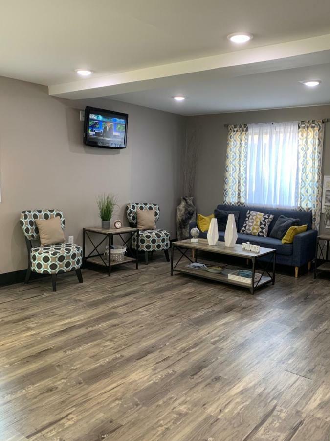 Super 8 By Wyndham Charlotte University Εξωτερικό φωτογραφία